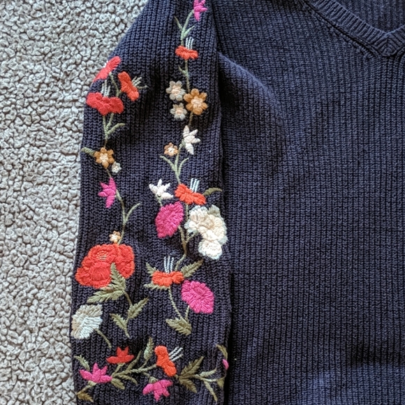 AE Floral Sleeve Sweater - Picture 2 of 4